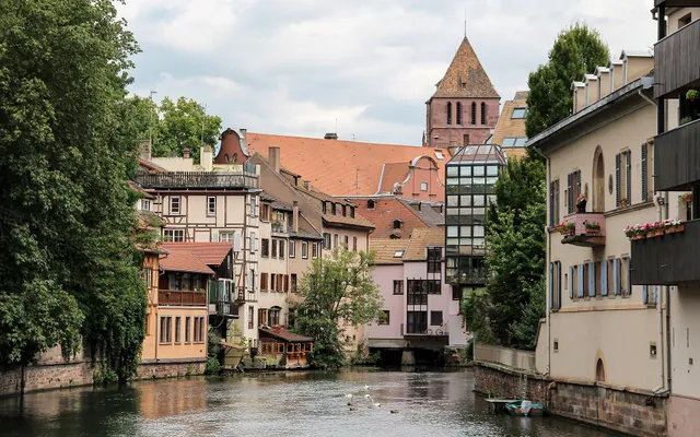 Vue caractéristique de Bas-Rhin (illustration éditoriale, sans lien avec un chantier).