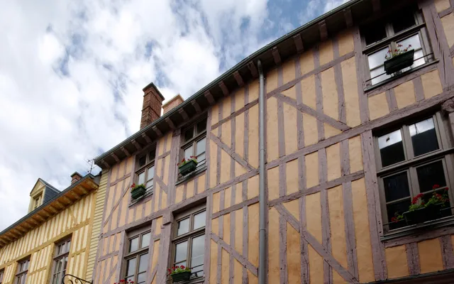 Vue caractéristique de Aube (illustration éditoriale, sans lien avec un chantier).